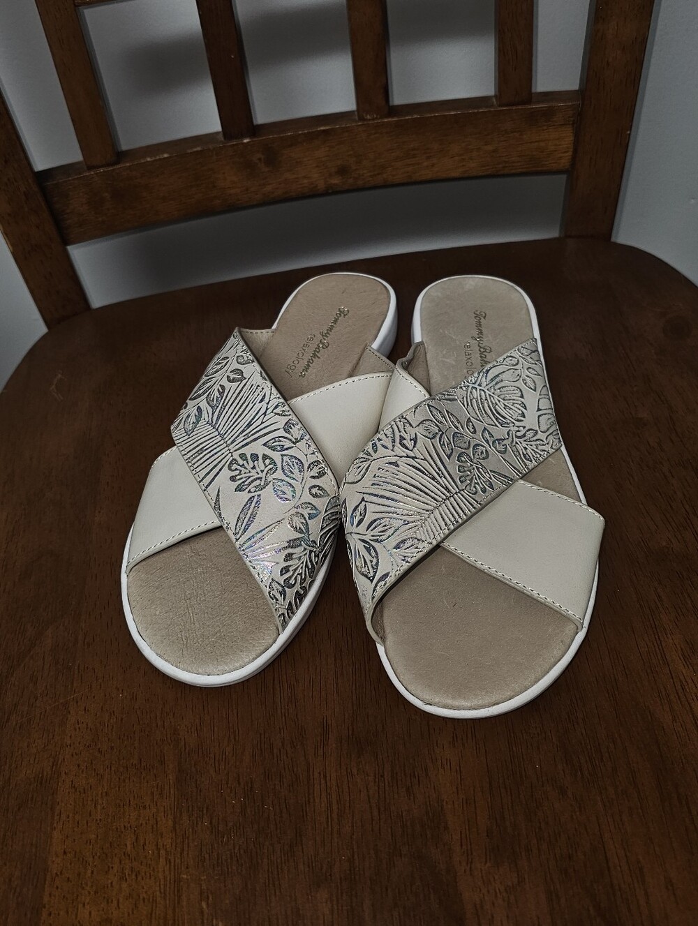 Tommy Bahama Charlotte Springs Size 7 Relaxology Lightweight Sandal Leather